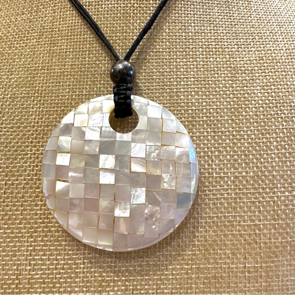 Claude Dasque Mother of Pearl Necklace made in France, sterling silver accents - Picture 5 of 14